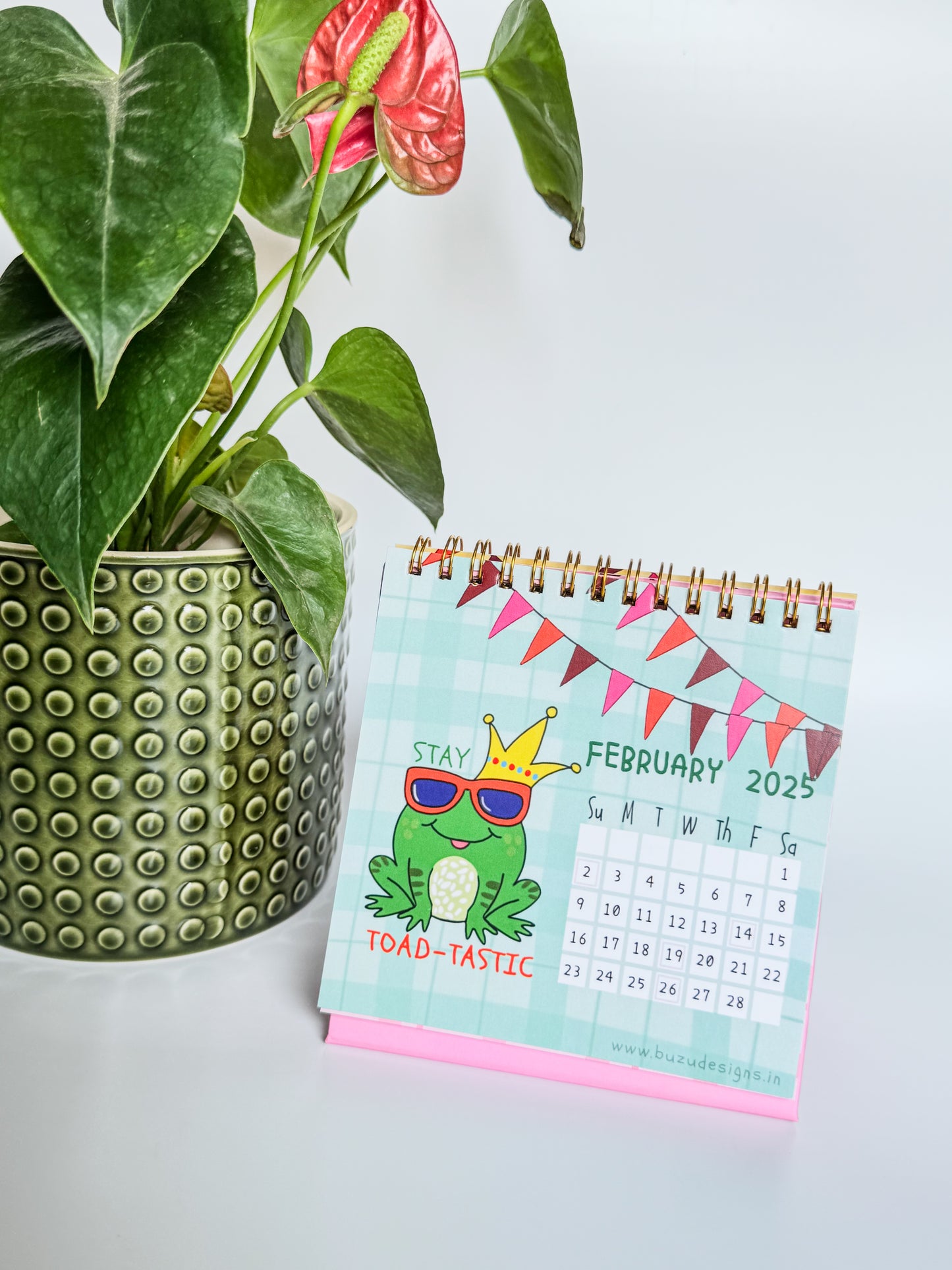 Desk Calendar “CUTESY” 2025