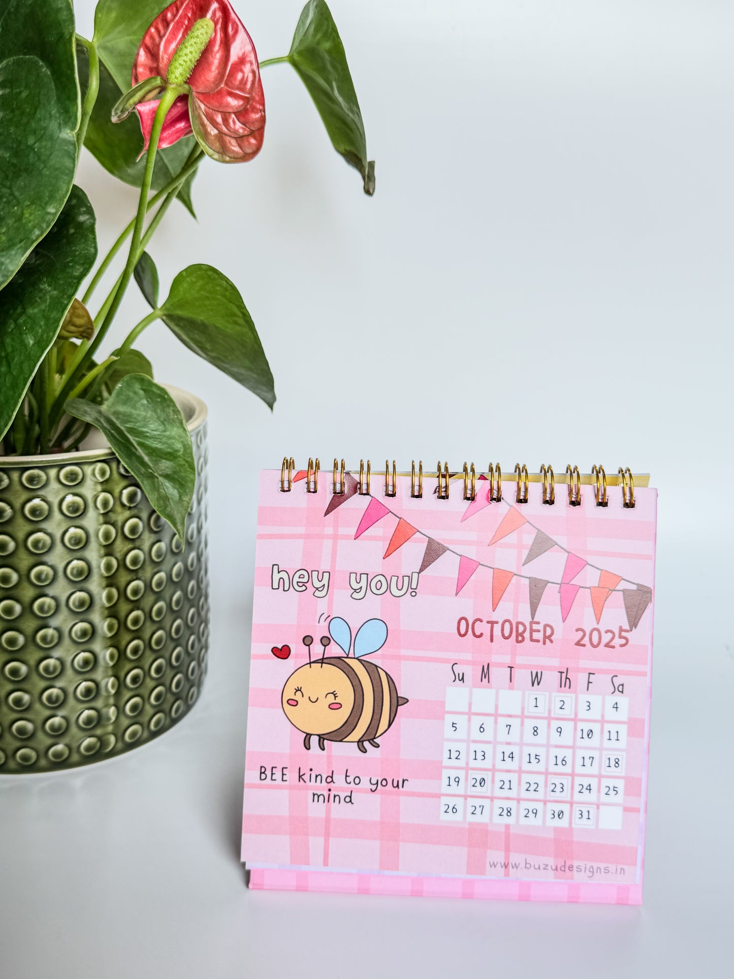 Desk Calendar “CUTESY” 2025